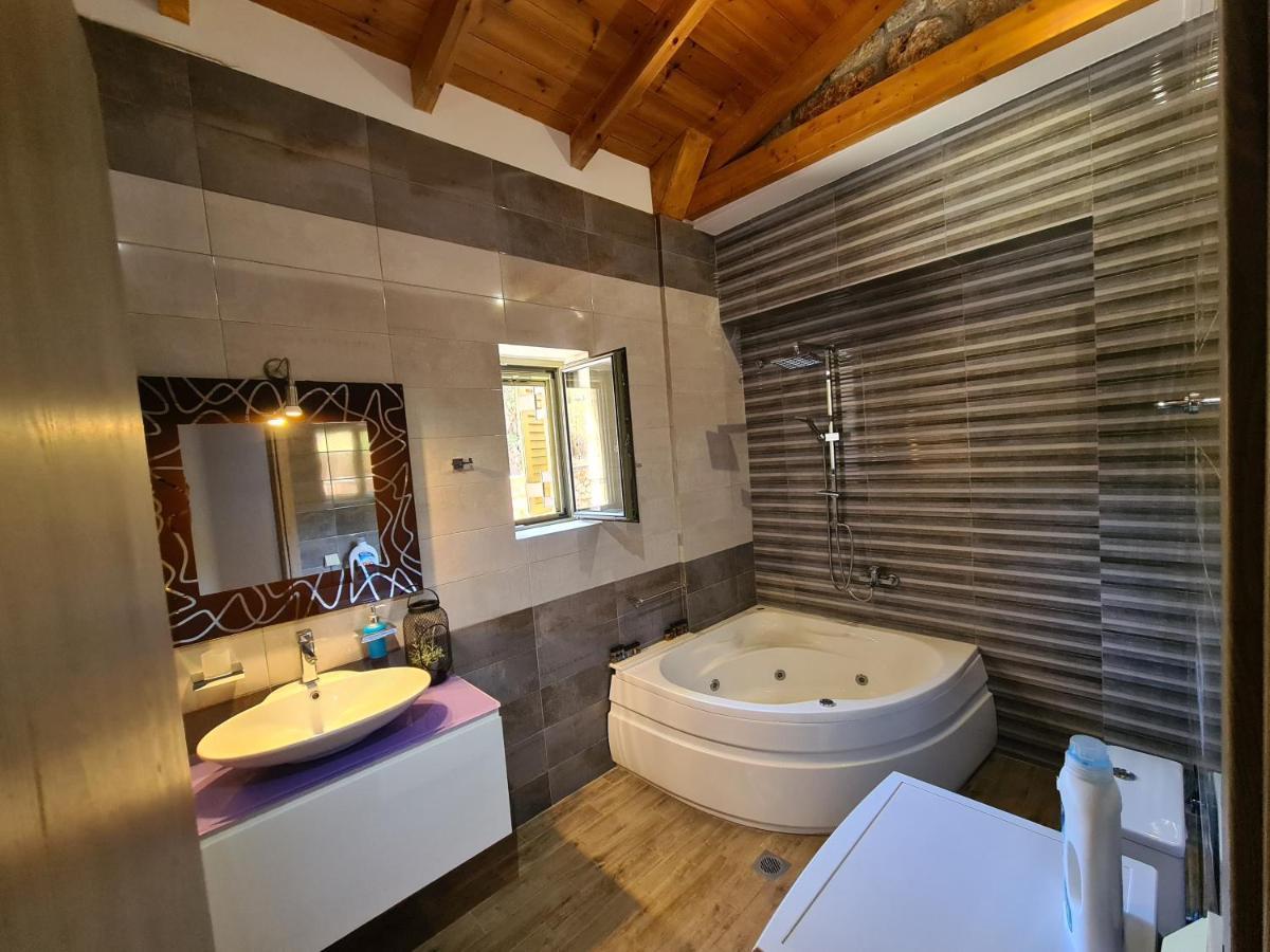 Leopolis Villas * Stoupa